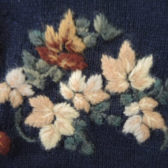 Bobbie Brooks Embroidered Sweater Dark Blue with Flowers & Leaves Size Medium - Picture 2 of 10